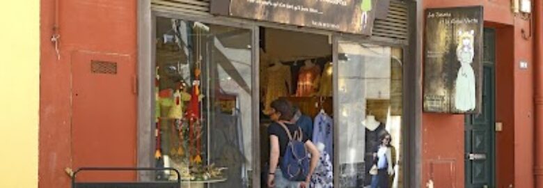 La souris et la robe verte